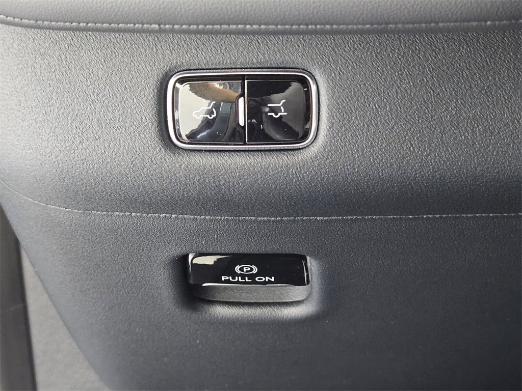 Used 2025 Lincoln Navigator L Reserve w/ Jet Appearance Package image 29