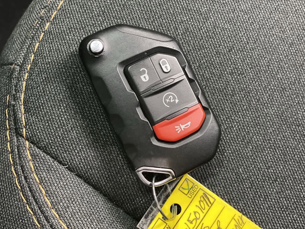 Used 2025 Jeep Wrangler Sahara image 28