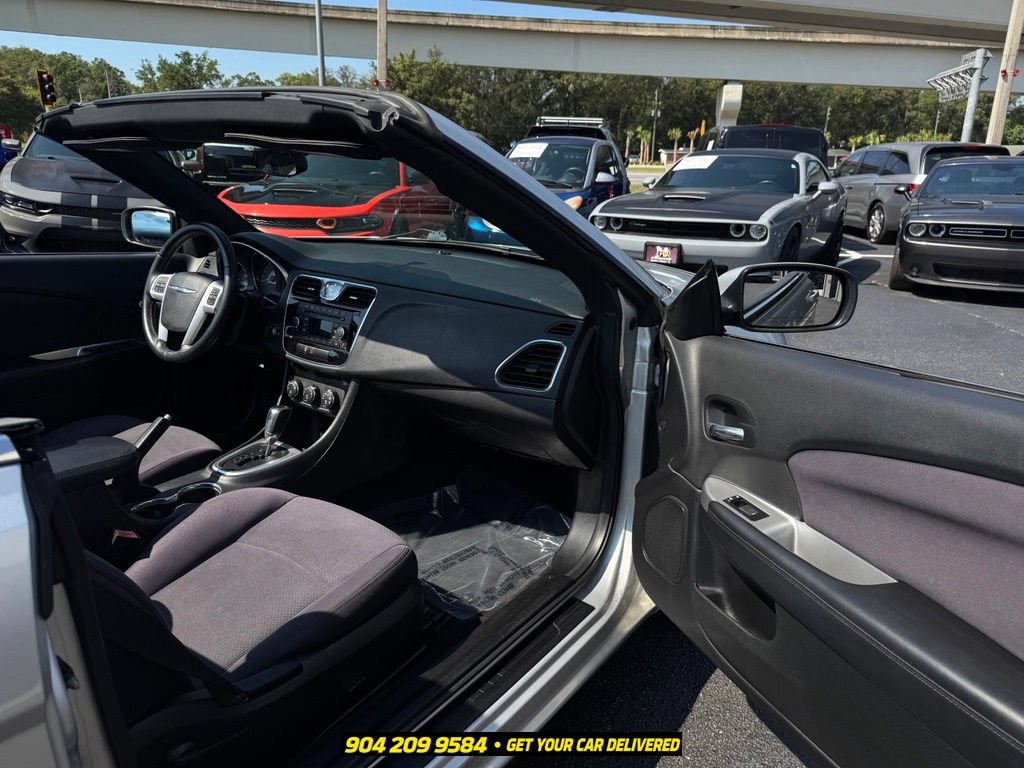 Used 2012 Chrysler 200 Touring FWD image 27