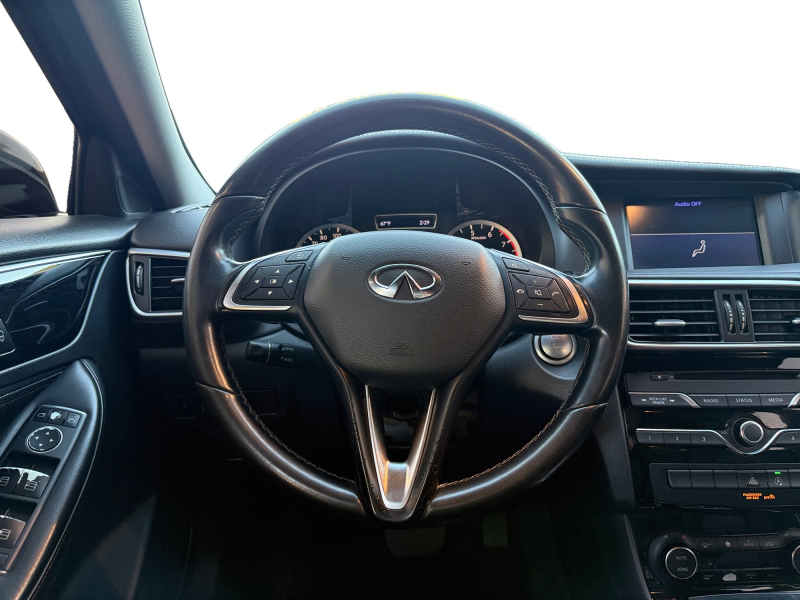 Used 2019 INFINITI QX30 image 12