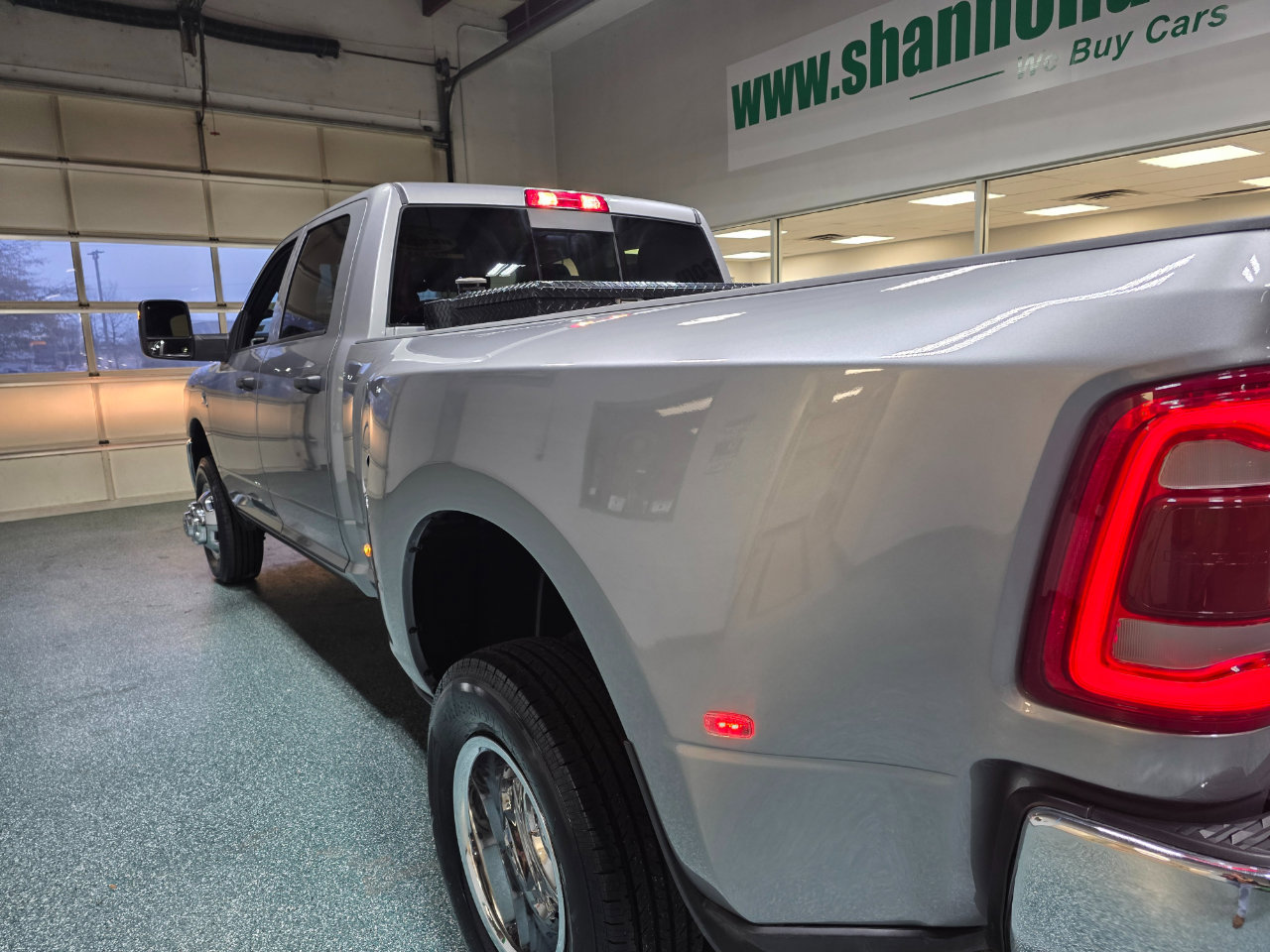 Used 2024 RAM 3500 Tradesman w/ Safety Group image 10