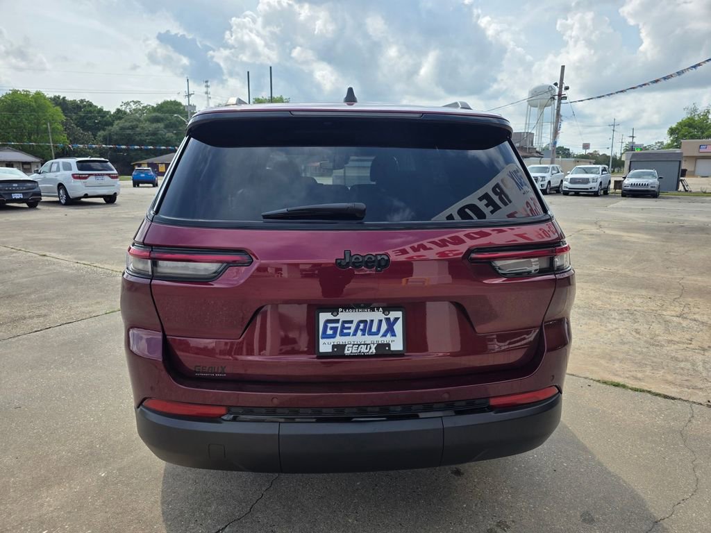 Used 2023 Jeep Grand Cherokee L Laredo RWD image 5