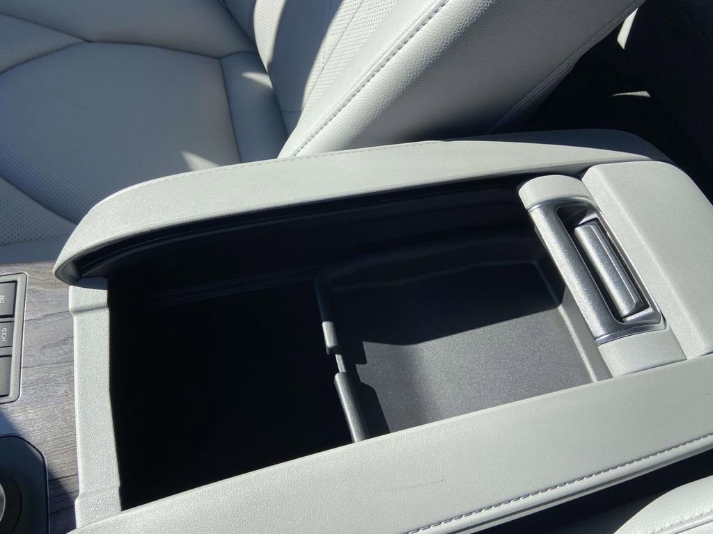 Used 2026 Toyota Highlander Limited image 31