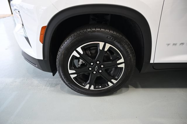 New 2027 Chevrolet Traverse LT w/ Sun and Wheel Package FWD image 29