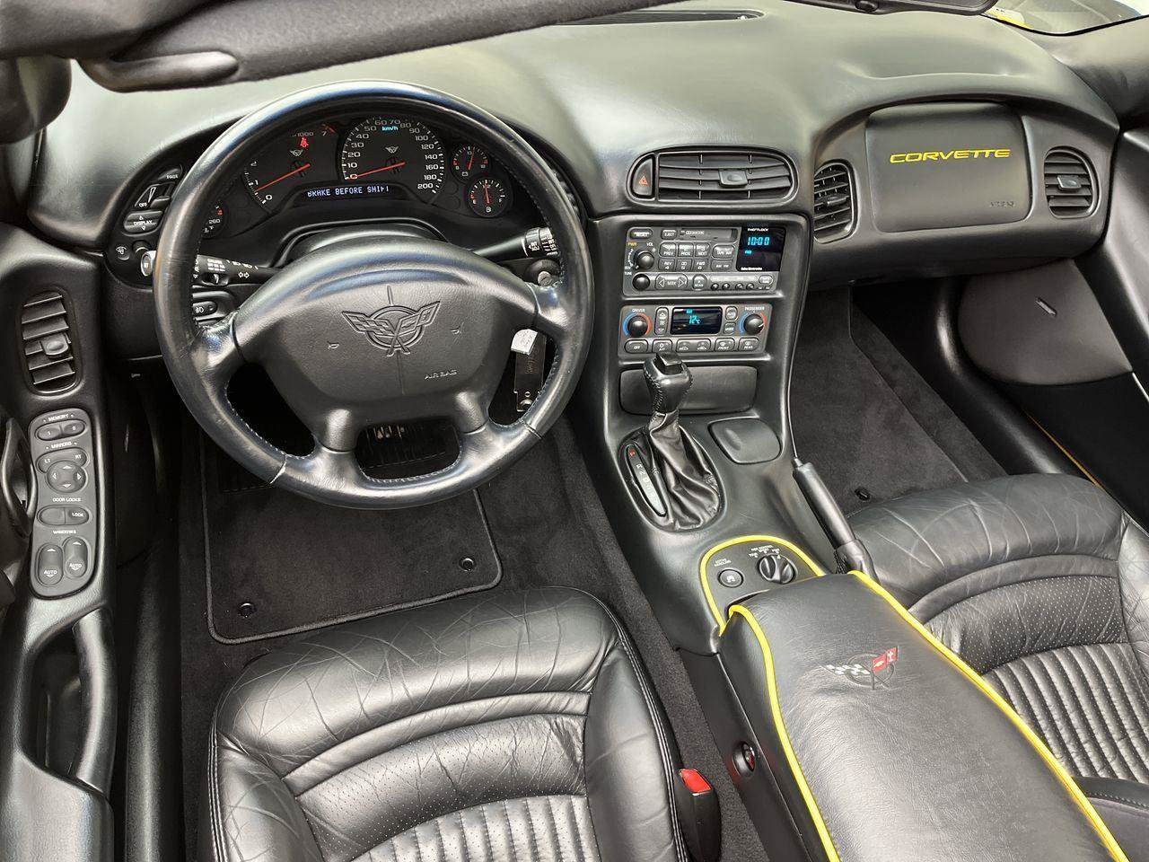 Used 2000 Chevrolet Corvette Coupe w/ Roof Pkg RWD image 4