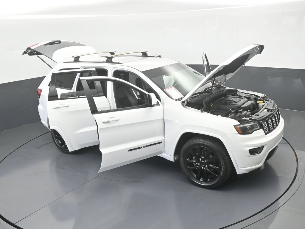 Used 2018 Jeep Grand Cherokee Altitude image 65