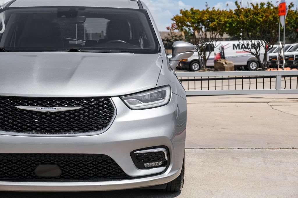 Used 2021 Chrysler Pacifica Touring-L FWD image 51