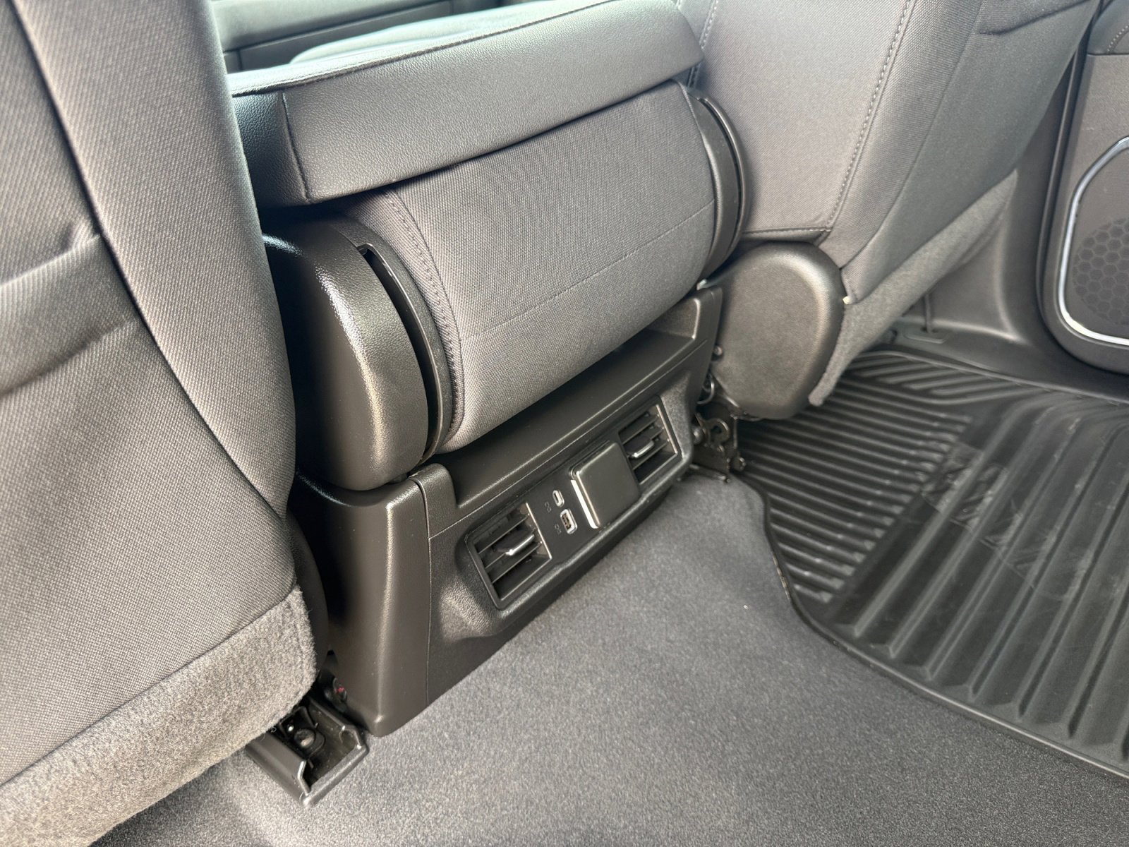 Used 2024 Chevrolet Silverado 1500 LT image 25