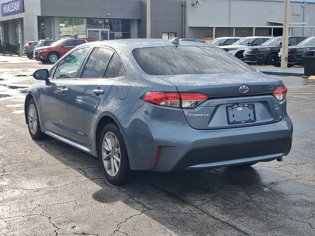 Used 2021 Toyota Corolla LE w/ LE Convenience Package FWD image 3