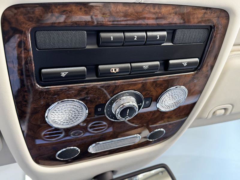 Used 2015 Bentley Flying Spur V8 AWD/4WD image 25