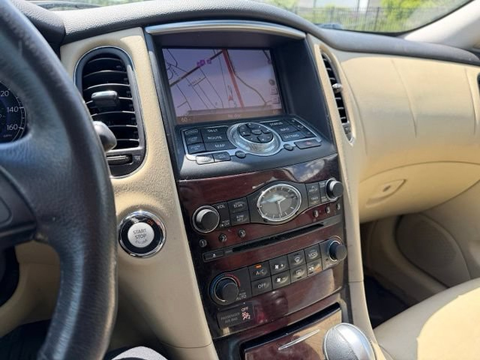 Used 2017 INFINITI QX50 AWD w/ Premium Plus Package image 15