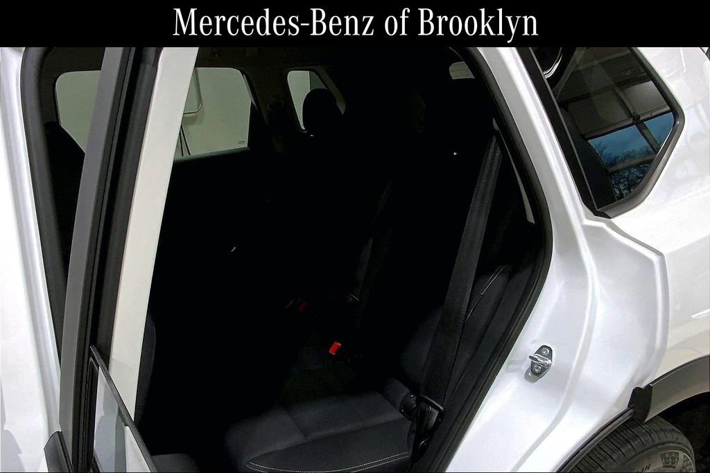 Used 2024 Nissan Rogue S image 19