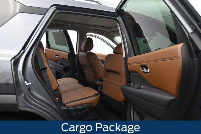 Used 2025 Nissan Pathfinder Platinum w/ Cargo Package AWD/4WD image 13