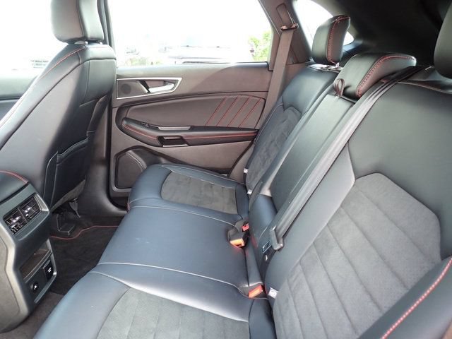 Certified 2024 Ford Edge ST-Line AWD/4WD image 18