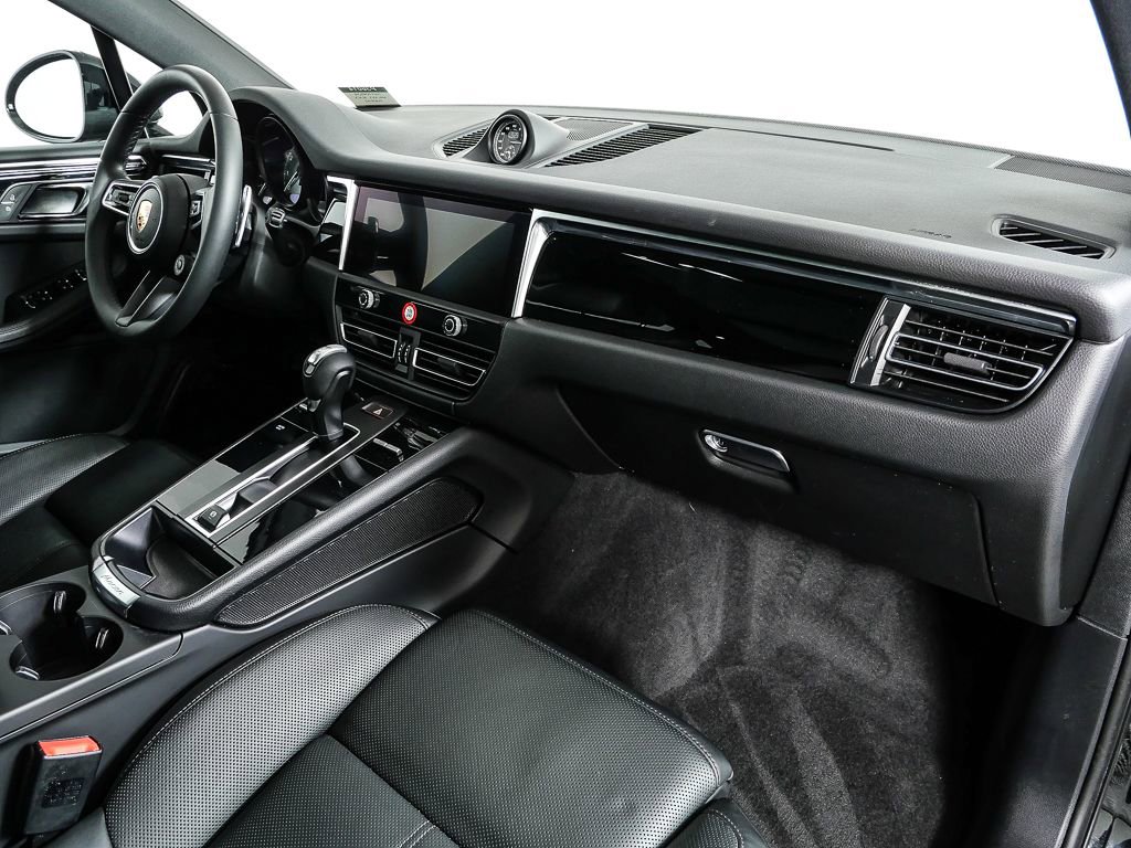 Certified 2023 Porsche Macan S w/ Premium Package Plus image 26