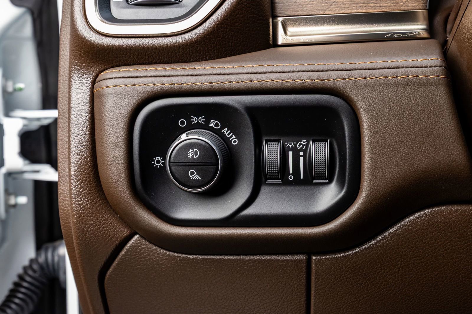 Used 2025 RAM 3500 Longhorn image 21