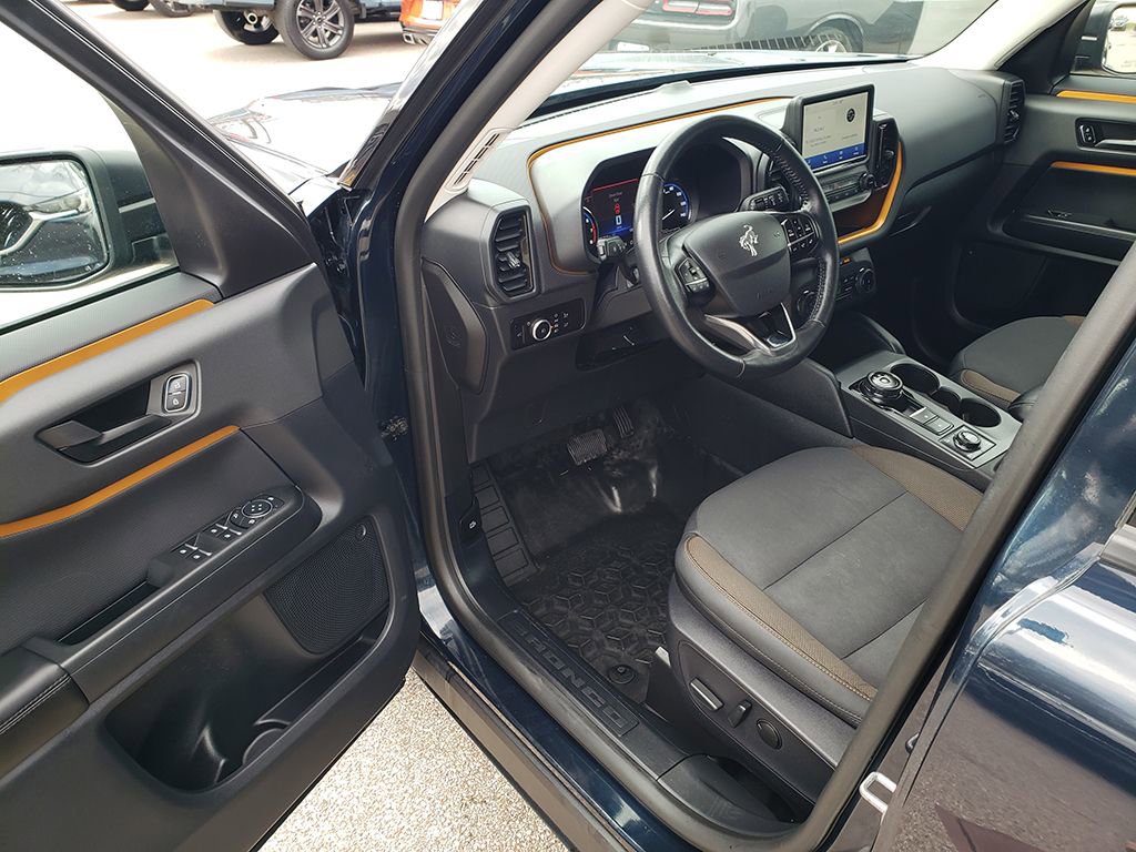 Used 2023 Ford Bronco Sport Badlands image 9
