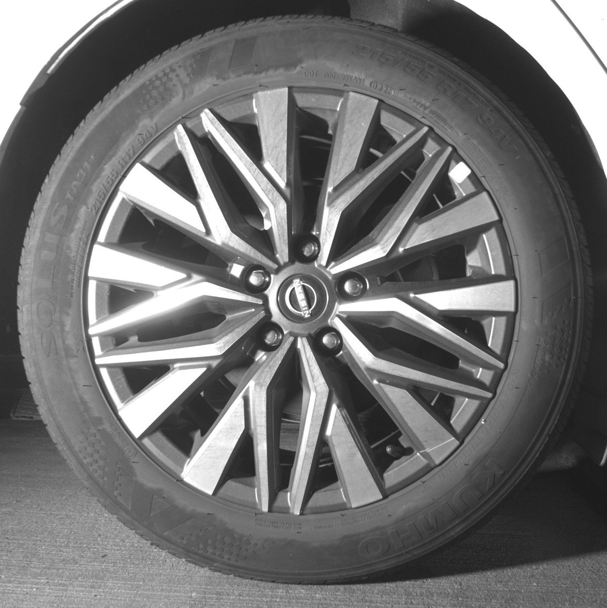 Used 2025 Nissan Altima 2.5 SV FWD image 15