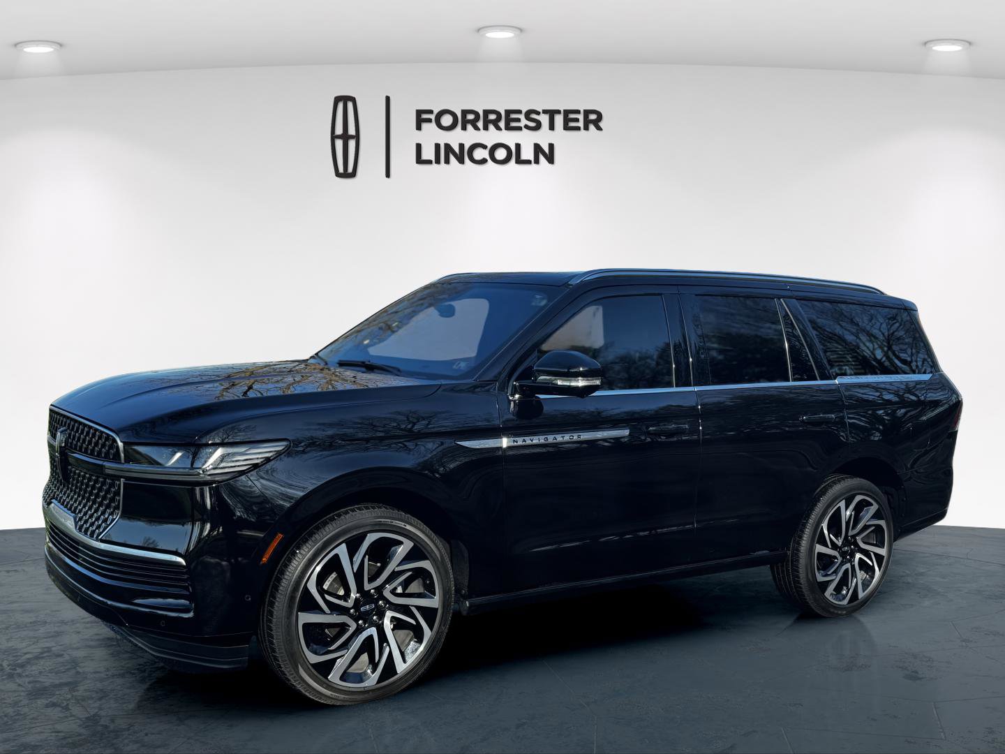 Used 2025 Lincoln Navigator Reserve AWD/4WD image 13
