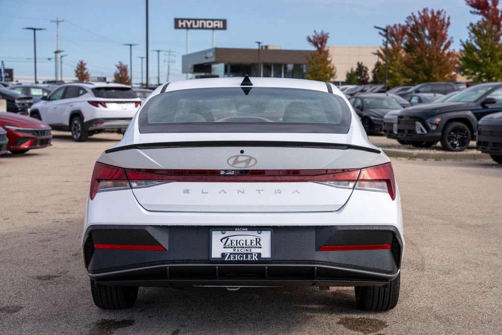 New 2025 Hyundai Elantra Sport image 7