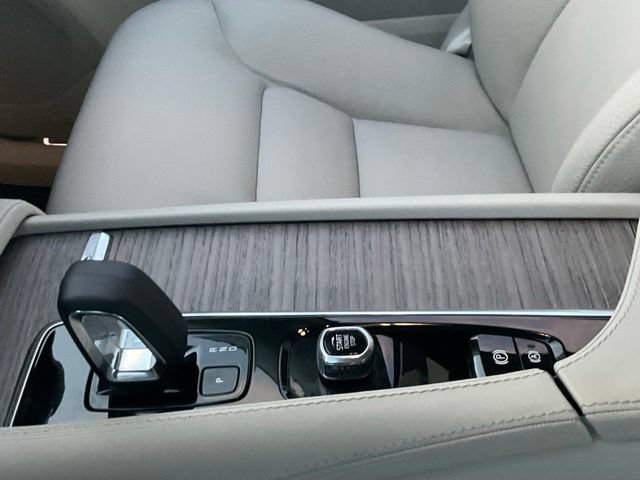 Certified 2023 Volvo XC90 B6 Plus AWD/4WD image 15