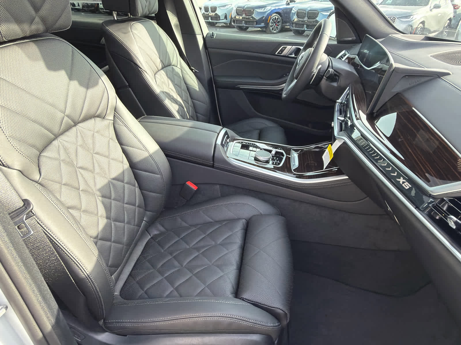 New 2026 BMW X5 xDrive40i w/ M Sport Package AWD/4WD image 14