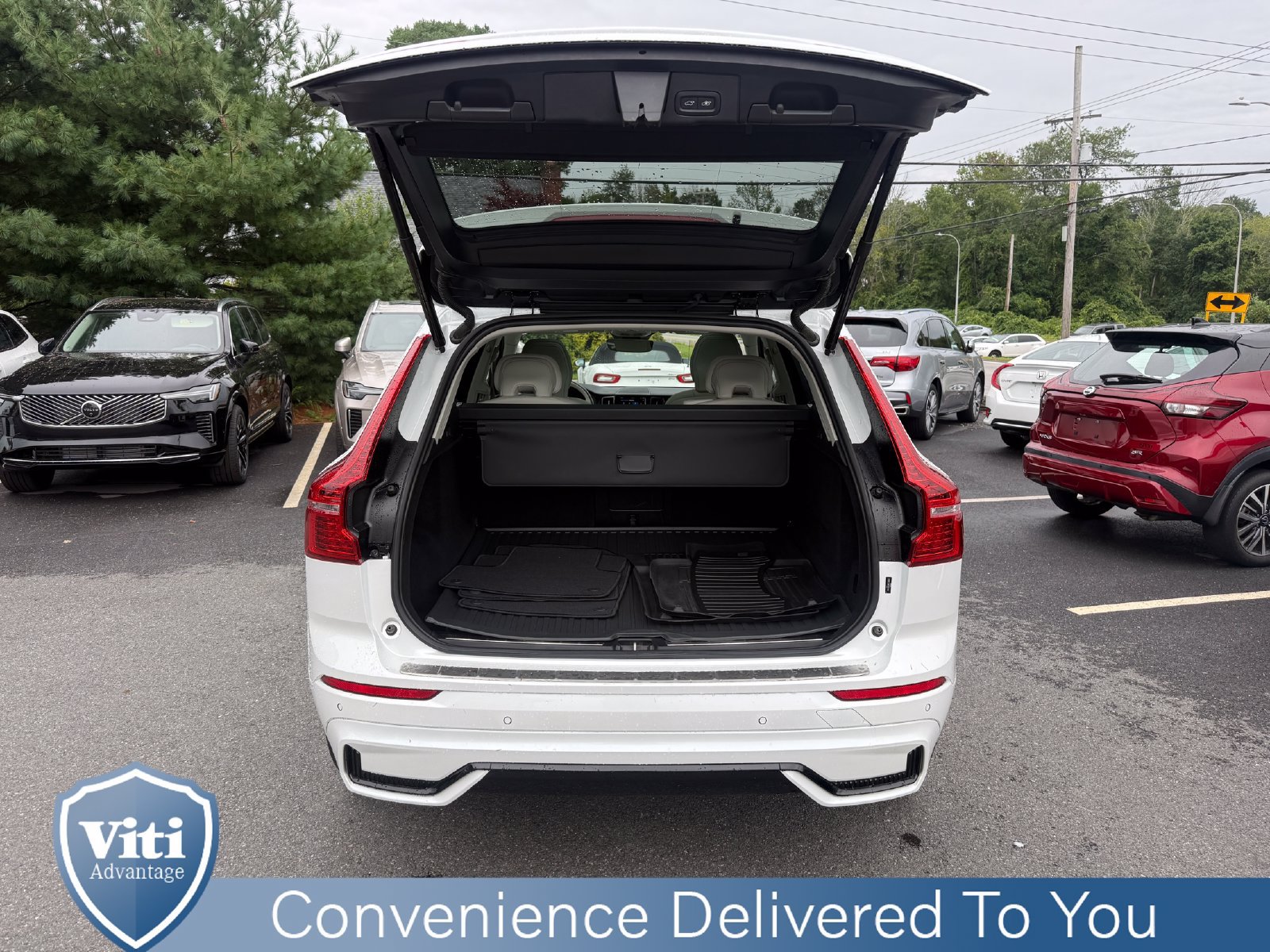 Used 2024 Volvo XC60 B5 Plus w/ Protection Package Premier AWD/4WD image 22