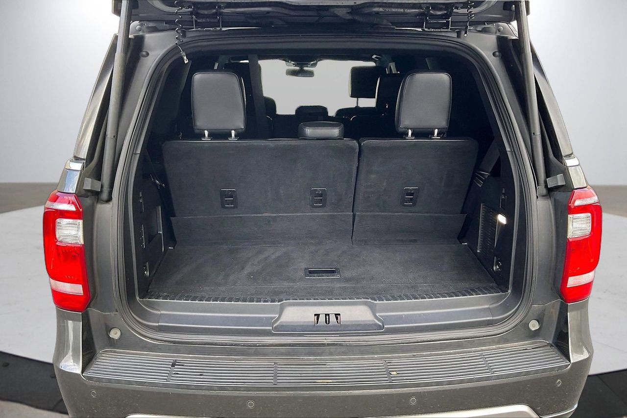 Used 2018 Ford Expedition XLT w/ Equipment Group 202A image 28