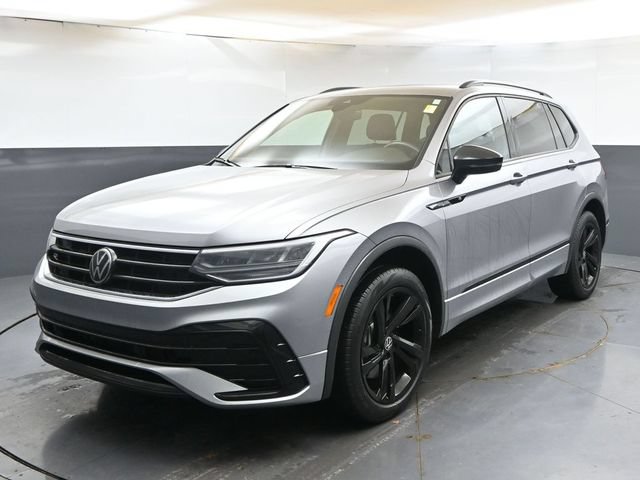 Used 2024 Volkswagen Tiguan SE R-Line