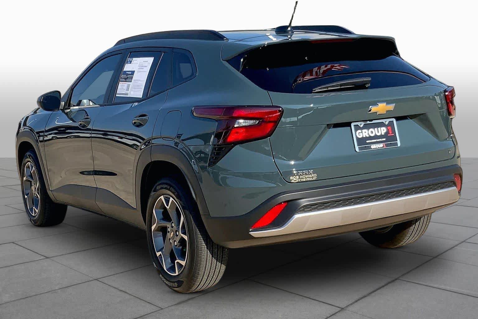 Used 2026 Chevrolet Trax LT w/ Sunroof Package FWD image 10