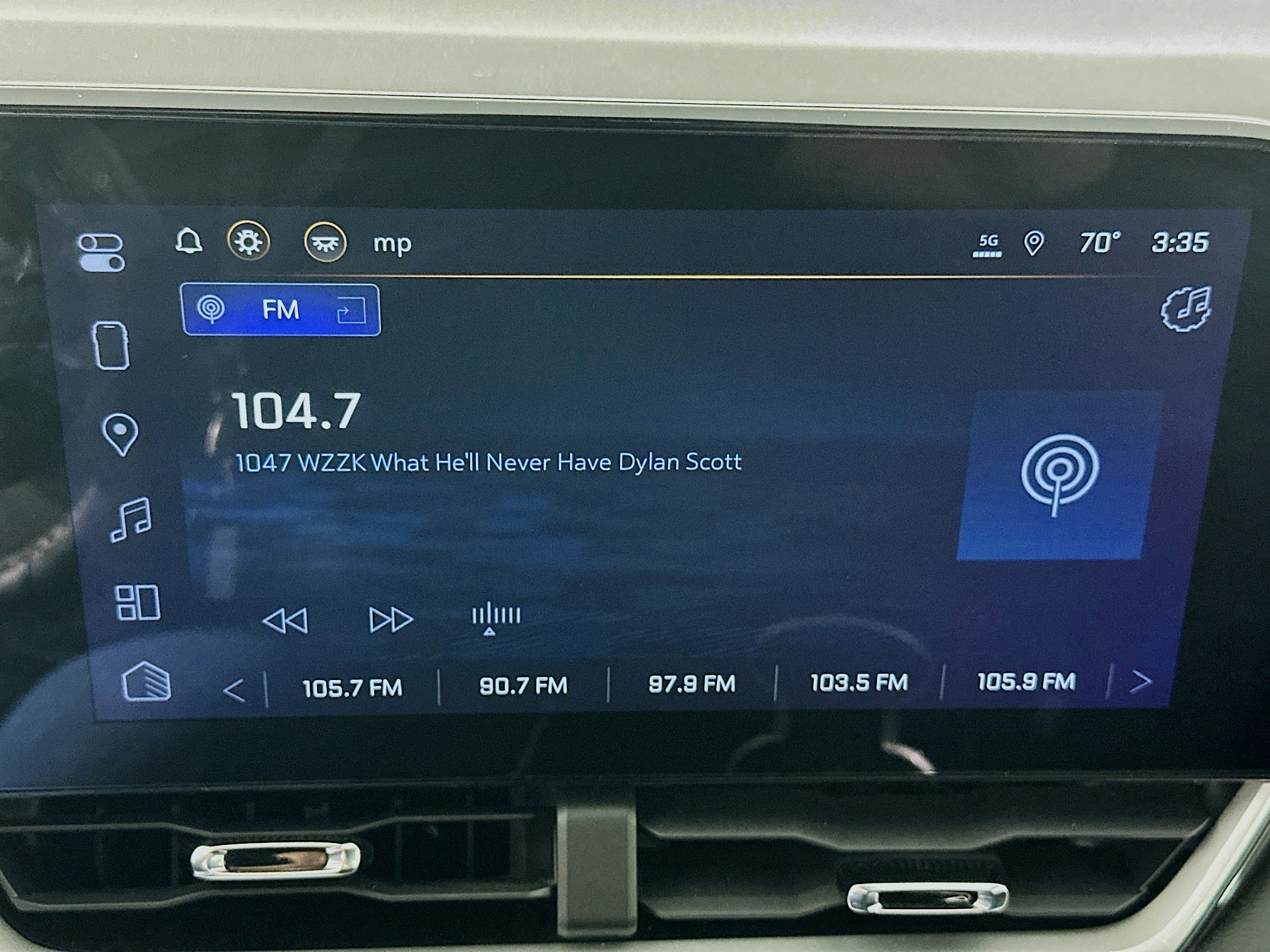 Used 2025 Chevrolet Equinox LT image 21