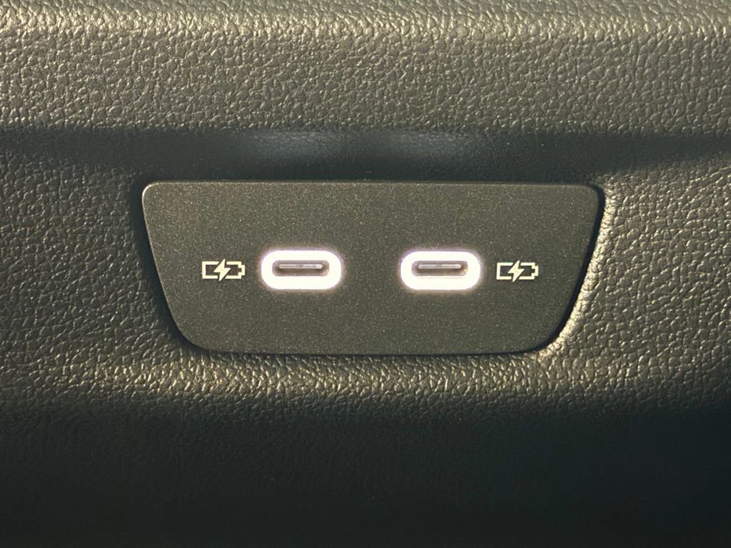 New 2025 Volkswagen Tiguan SE R-Line image 25