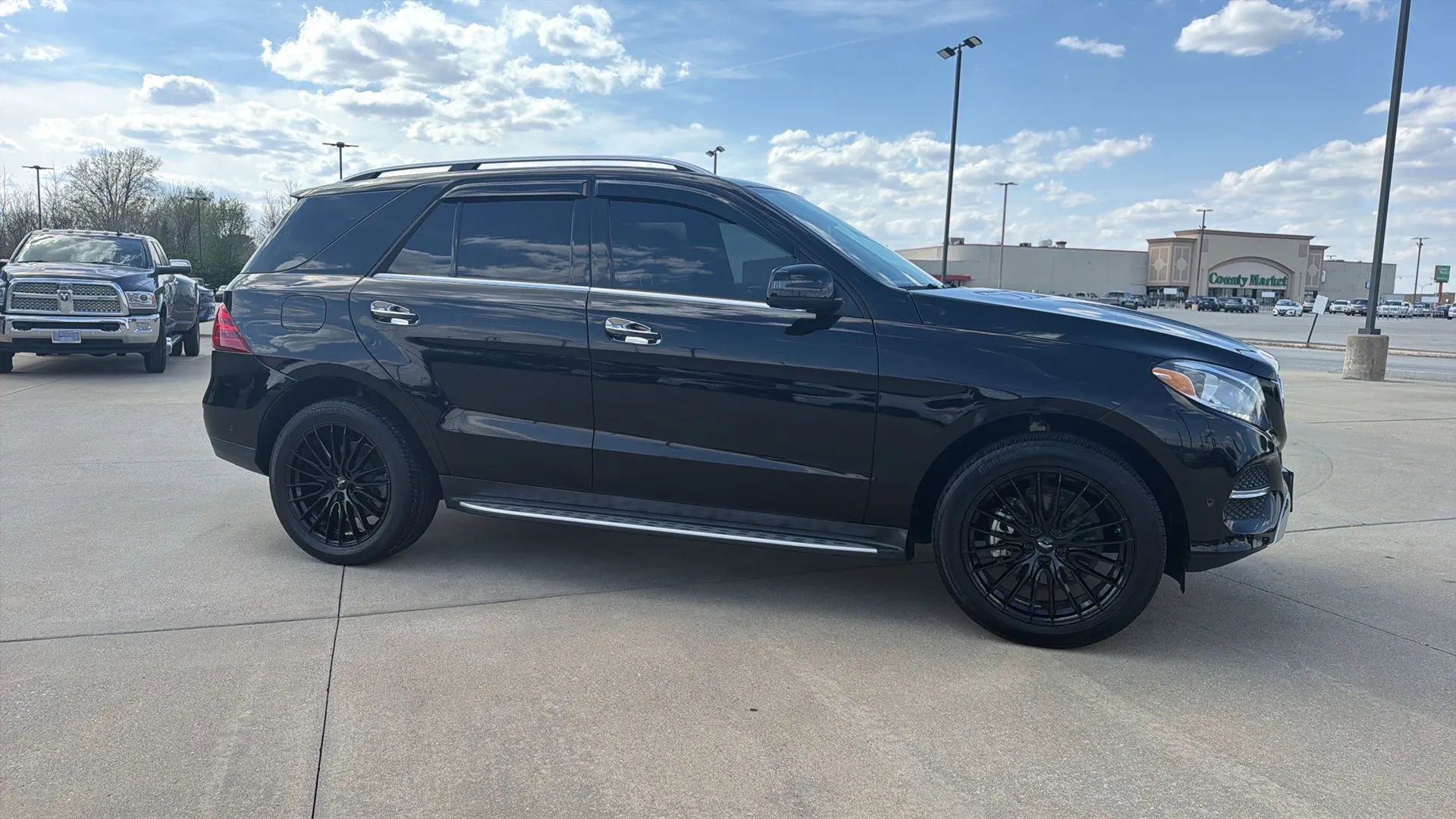 Used 2017 Mercedes-Benz GLE 350 4MATIC image 24