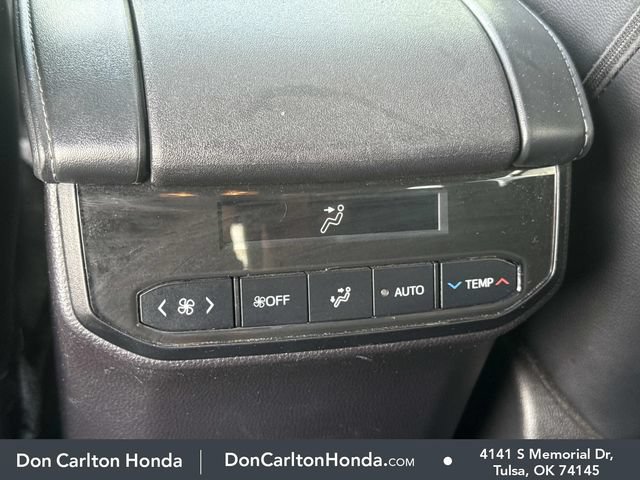 Used 2024 Toyota Highlander XSE FWD image 18