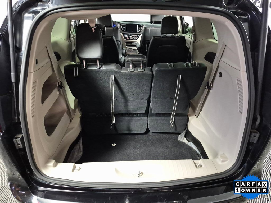 Used 2024 Chrysler Pacifica Touring-L image 23