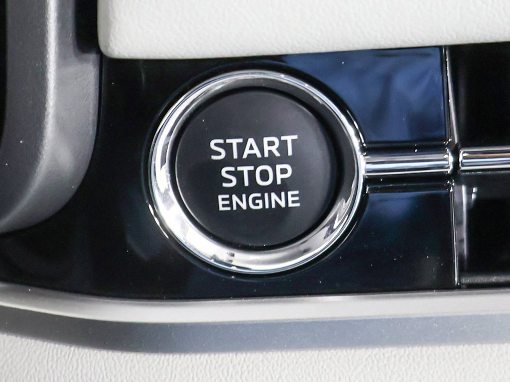 New 2025 Mitsubishi Outlander SEL image 43