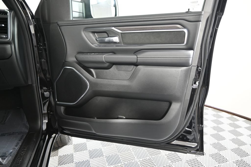 Used 2026 RAM 1500 Laramie AWD/4WD image 13