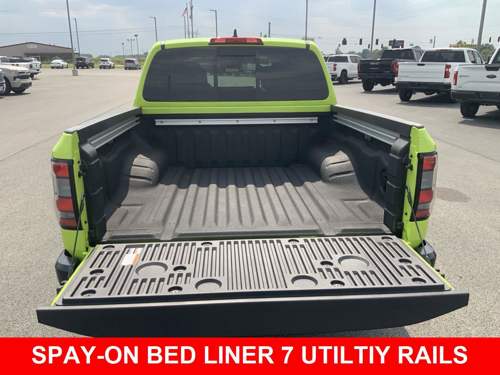 Used 2026 Nissan Frontier PRO-4X w/ Pro Premium Package AWD/4WD image 8