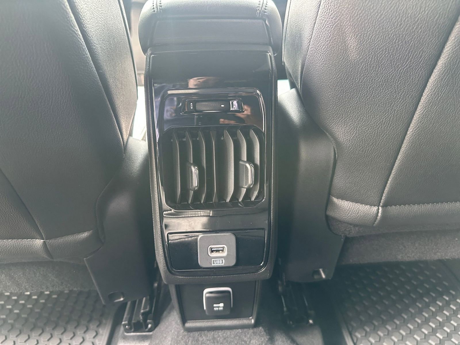 Used 2025 Jeep Compass Trailhawk image 24