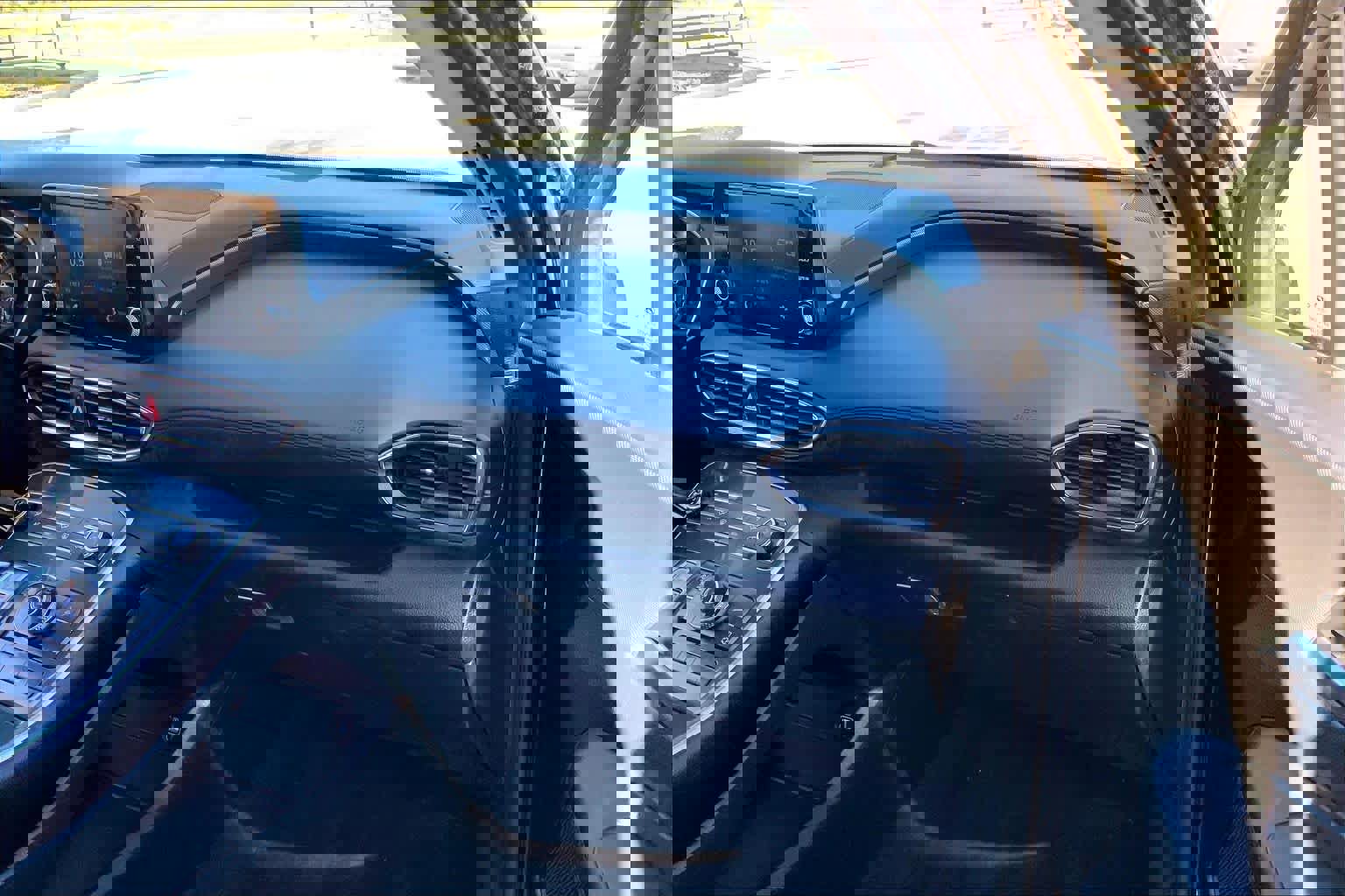 Used 2021 Hyundai Santa Fe SEL w/ Cargo Package image 18