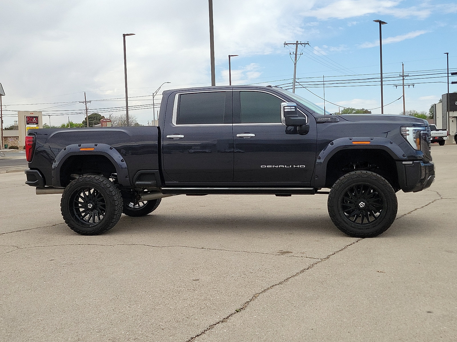 Used 2024 GMC Sierra 2500 Denali Ultimate image 5