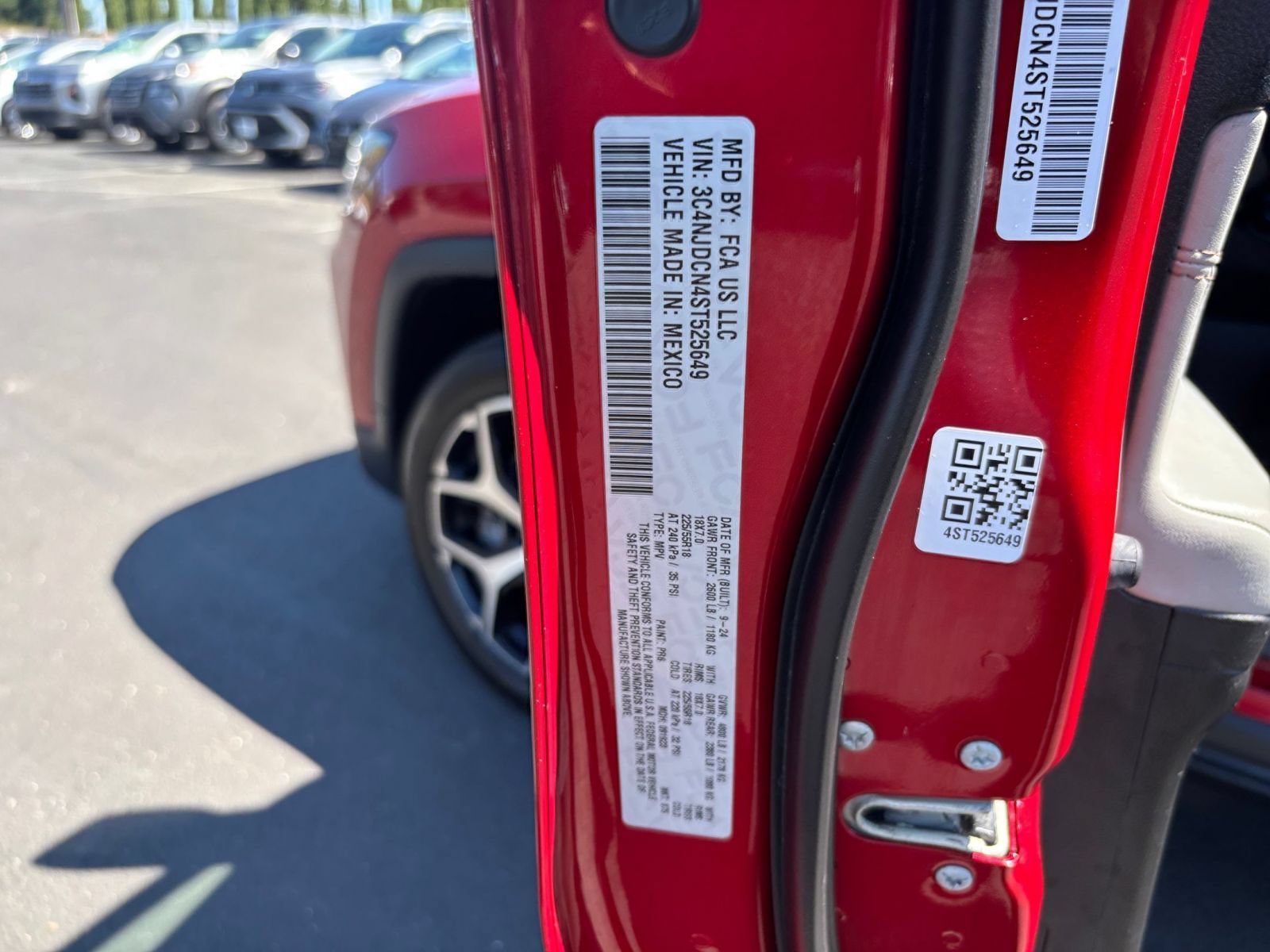 Used 2025 Jeep Compass Limited AWD/4WD image 29
