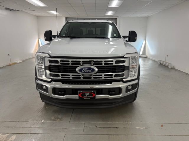New 2026 Ford F450 XL w/ XL Chrome Package image 2