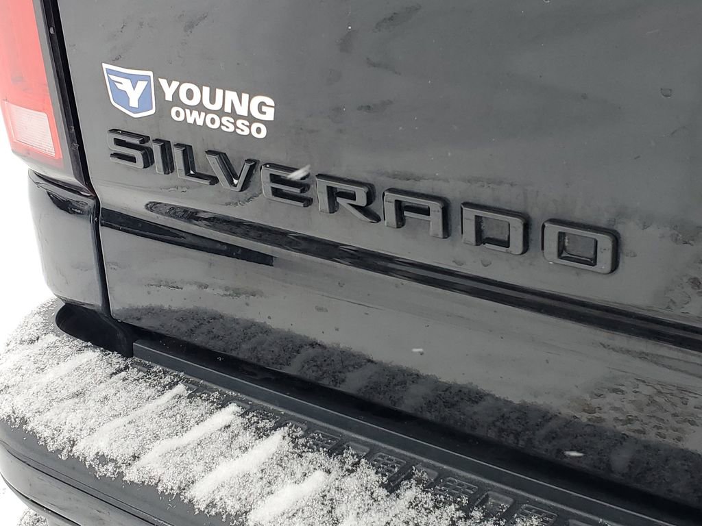 Used 2024 Chevrolet Silverado 2500 LT w/ Midnight Edition image 31