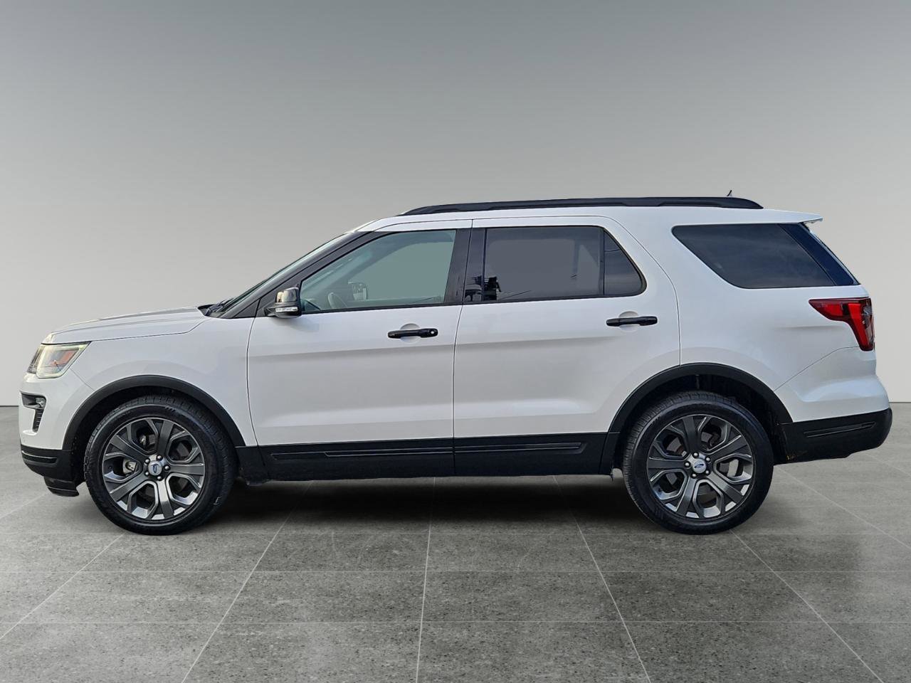 Used 2018 Ford Explorer Sport w/ Equipment Group 401A image 4