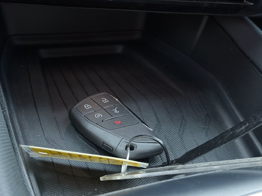 Used 2024 Chevrolet Equinox EV RS FWD image 19