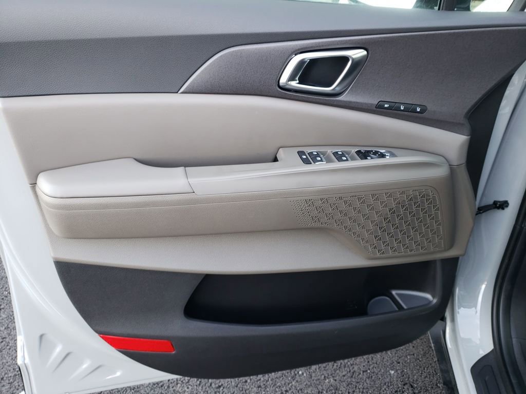 New 2026 Kia Carnival EX FWD image 17