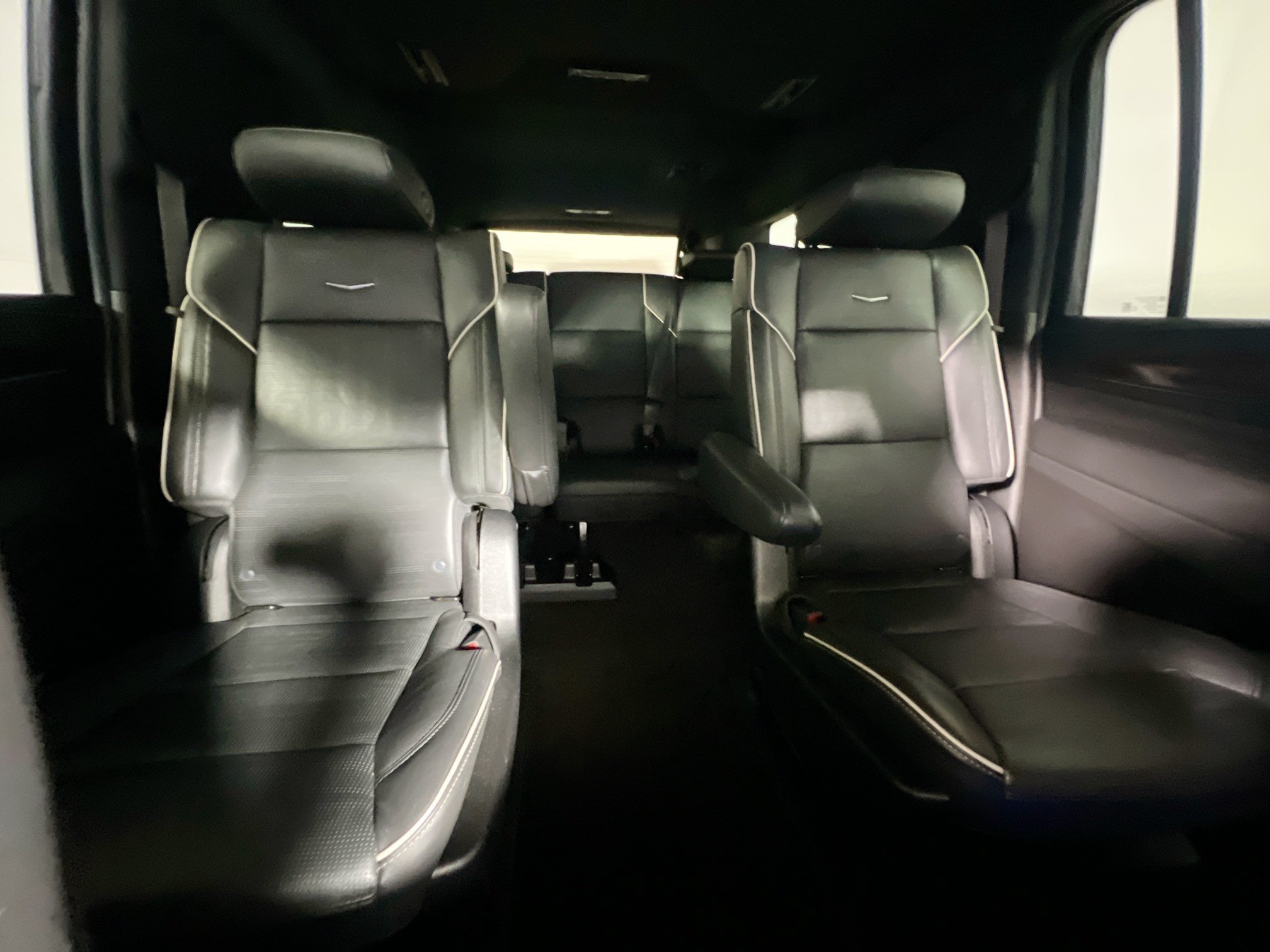 Used 2023 Cadillac Escalade ESV Premium Luxury AWD/4WD image 33