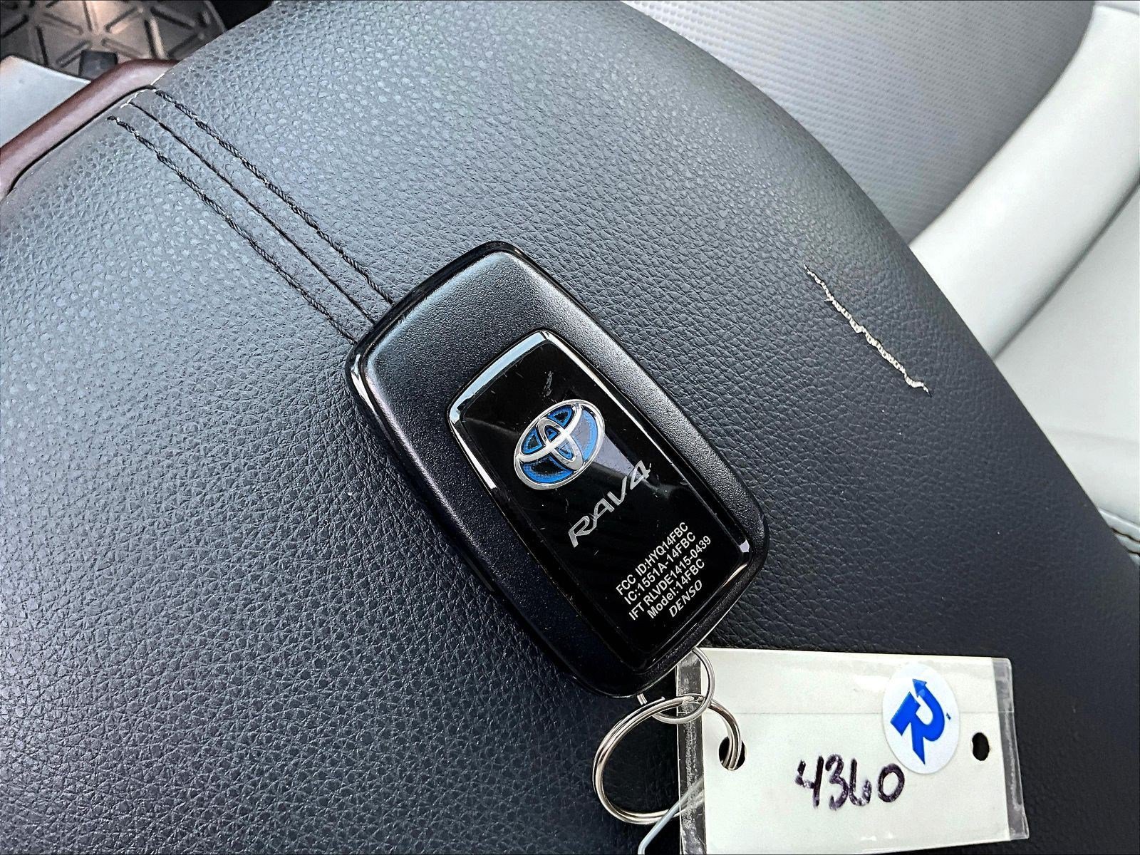 Used 2019 Toyota RAV4 Limited AWD/4WD image 35