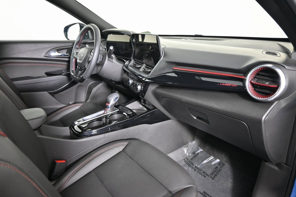 Used 2024 Chevrolet Trax RS w/ Sunroof Package image 14